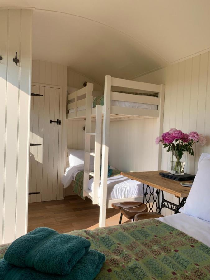 The Woolly Sheep Shepherd Huts Whitland Exterior photo