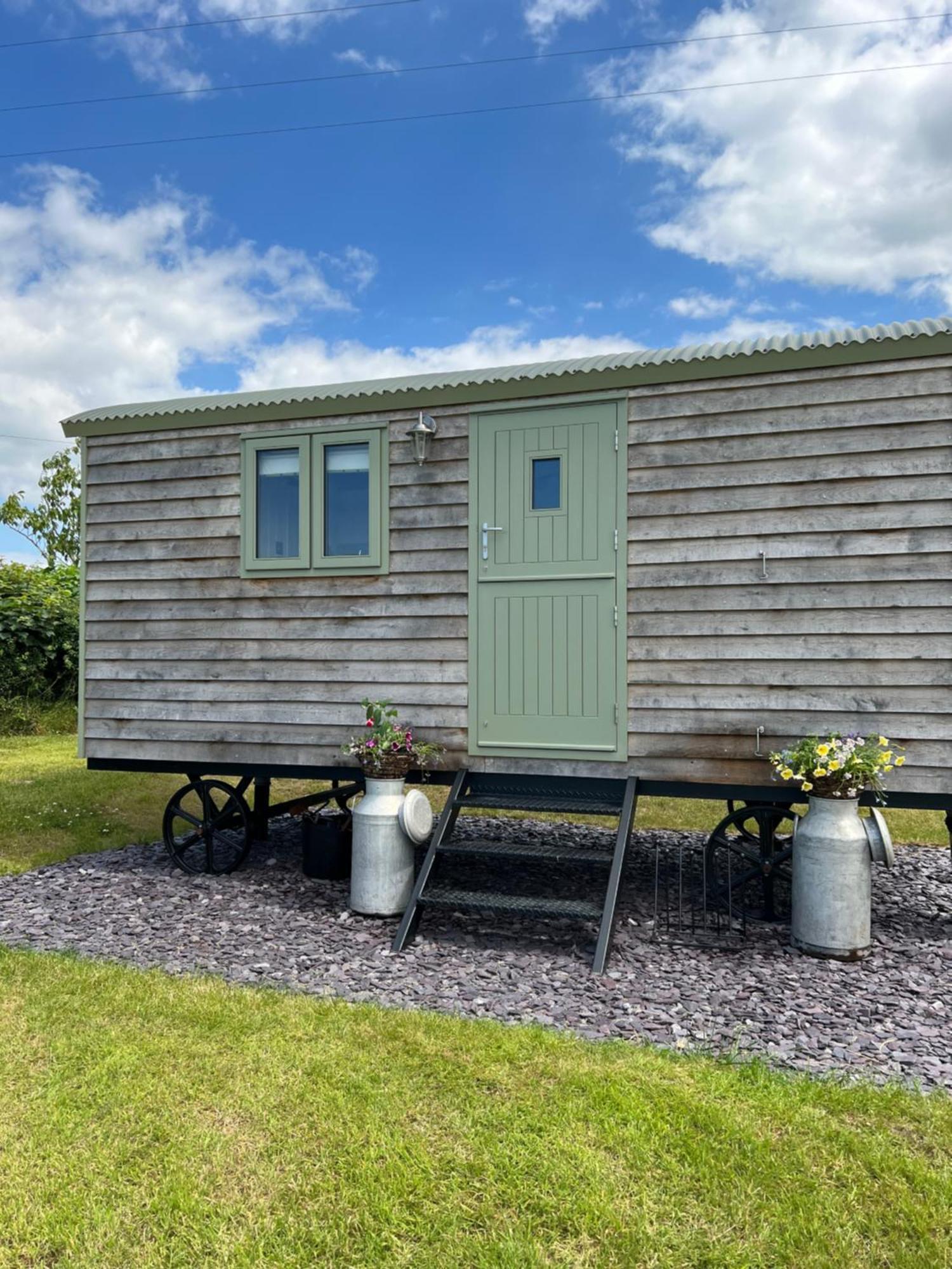The Woolly Sheep Shepherd Huts Whitland Exterior photo